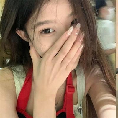 黑衣女孩